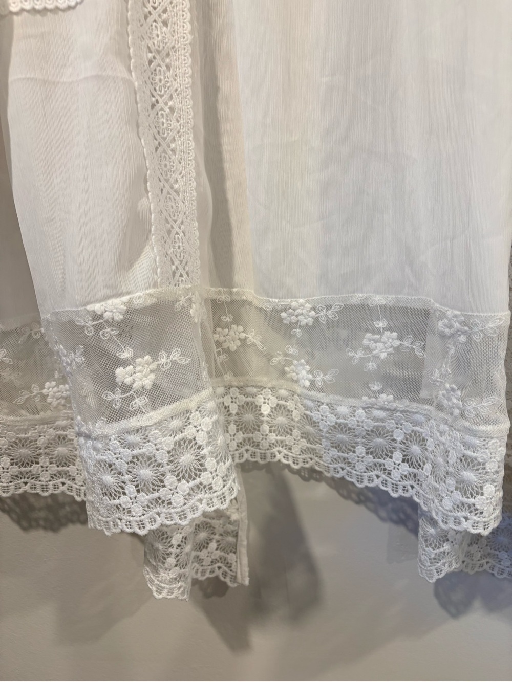 Onetheland White Lace Embroidered Kimono Cardigan | Boho Festival Cover Up - Picture 3 of 7